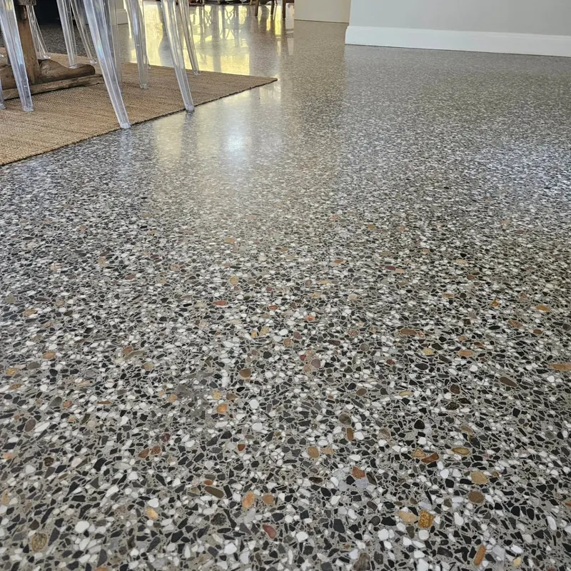 Exposed aggregate detail in a polished floor